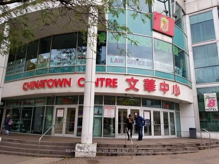 222 Spadina Ave, Toronto, Ontario, Kensington-Chinatown