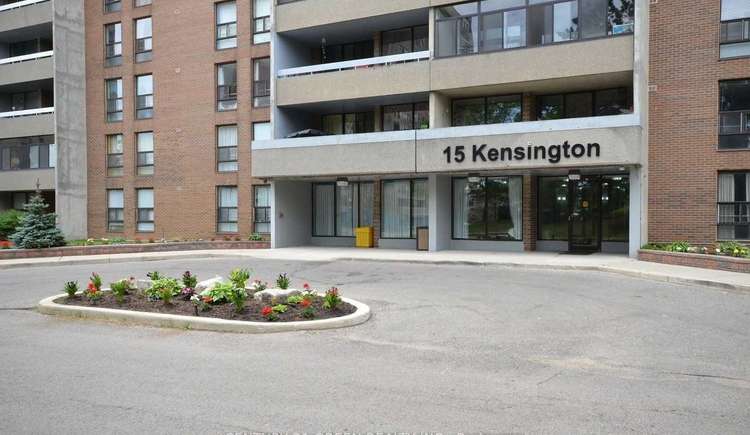15 Kensington Rd, Brampton, Ontario, Queen Street Corridor