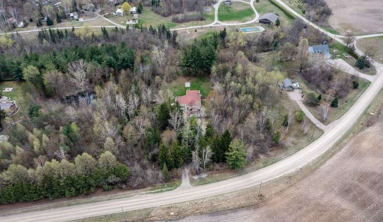 1835 Mark Settlement Dr, North Middlesex, Ontario, 