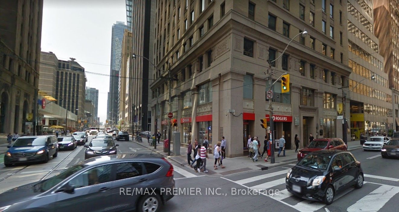 330 Bay St, Toronto, Ontario, Bay Street Corridor