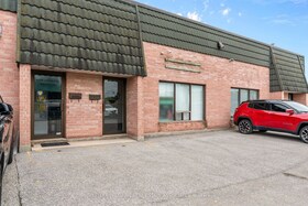 264 Bronte St S, Halton, Ontario , MLS #W6775130 , Image - 1