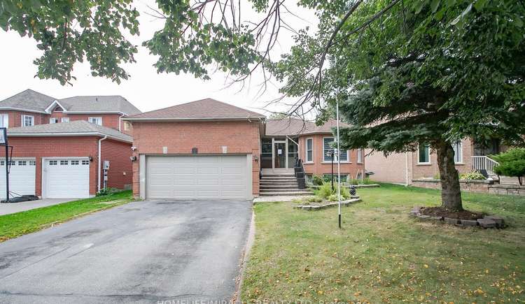 32 Brown St, Barrie, Ontario, Holly