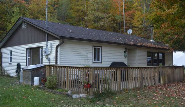 1081 Papineau Lake Rd, Hastings Highlands, Ontario, 