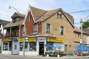 220 Gerrard St E, Toronto, Ontario, Moss Park