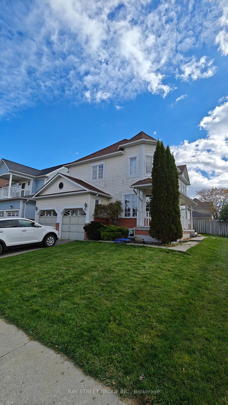 61 Portage Tr, Whitby, Ontario, Port Whitby