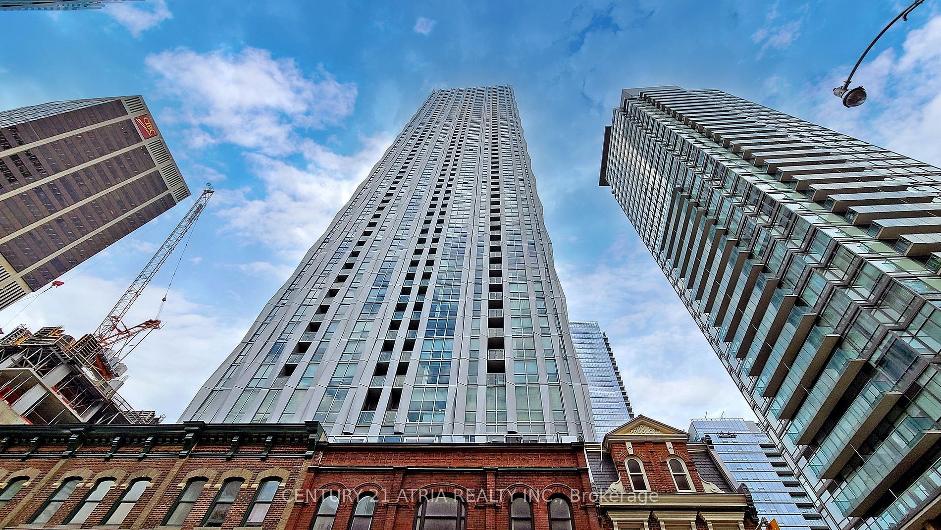 1 Yorkville Ave, Toronto, Ontario, Annex