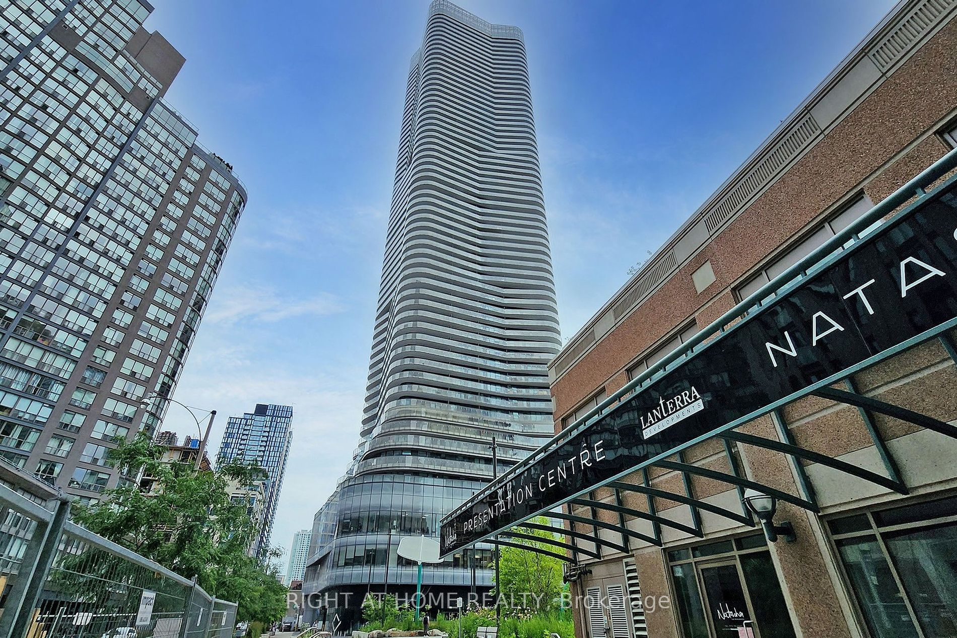 11 Wellesley St W, Toronto, Ontario, Bay Street Corridor