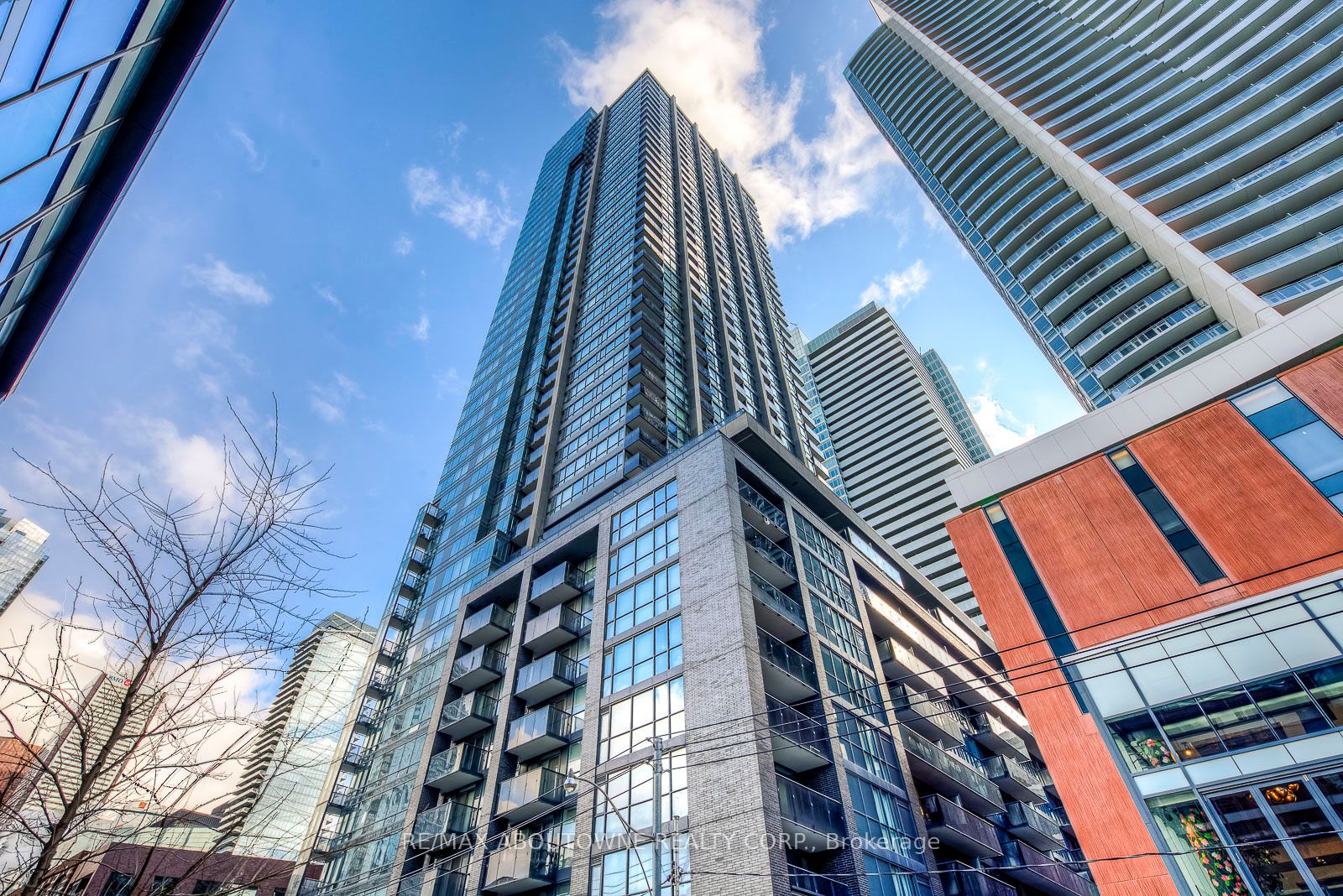 295 Adelaide St W, Toronto, Ontario, Waterfront Communities C1