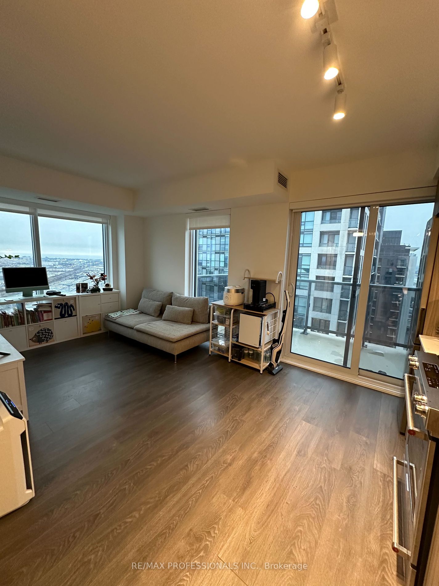 30 Samuel Wood Way, Toronto, Ontario, Islington-City Centre West