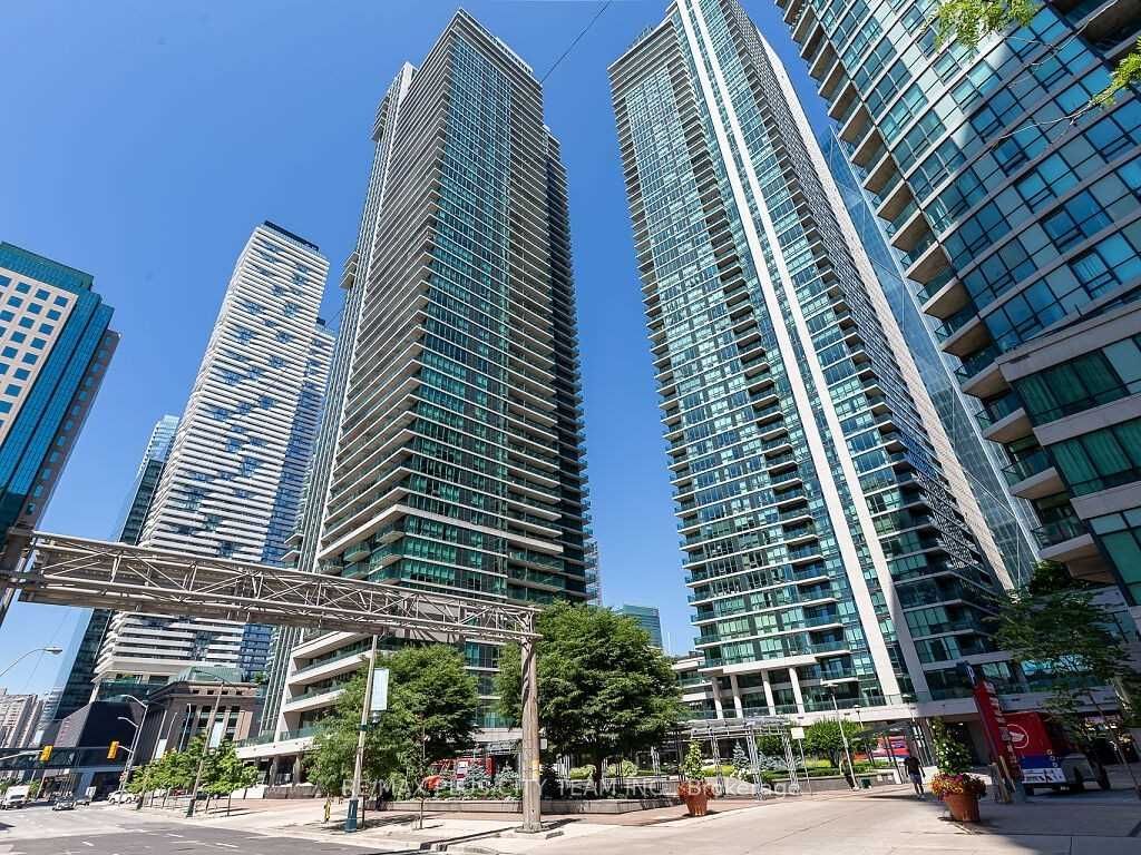 33 Bay St, Toronto, Ontario, Waterfront Communities C1