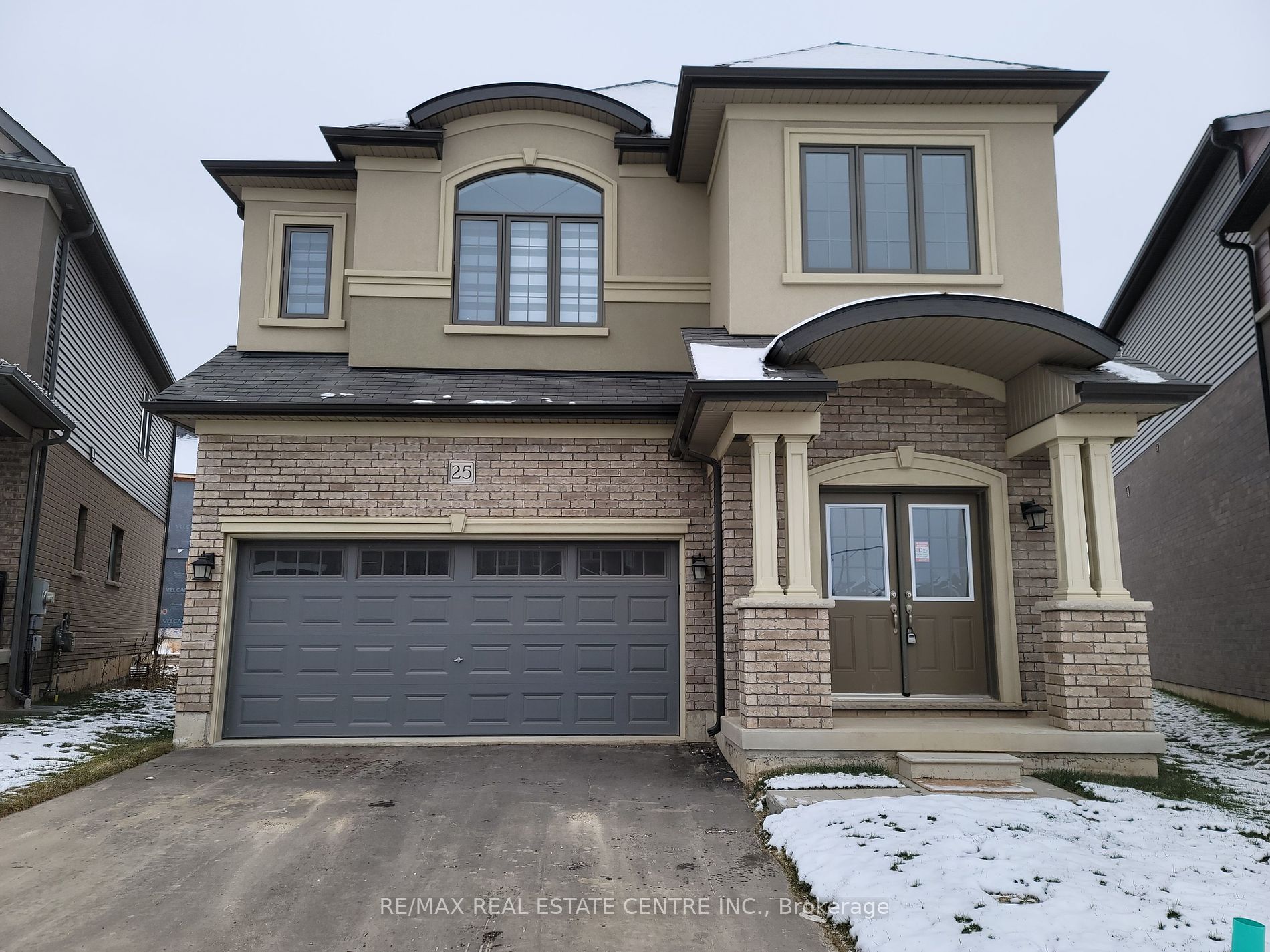 25 Jenner Dr, Brant, Ontario, Paris