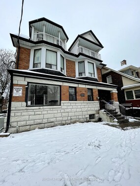 1371 King St W