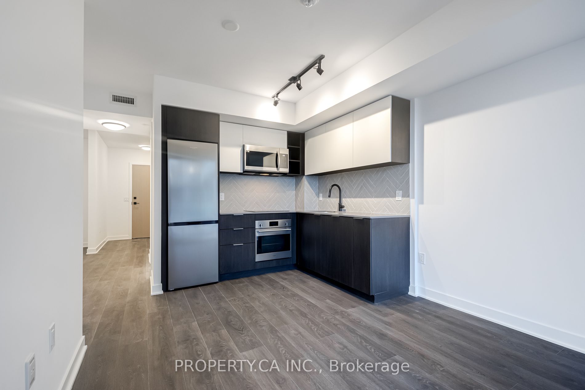 36 Zorra St, Toronto, Ontario, Islington-City Centre West