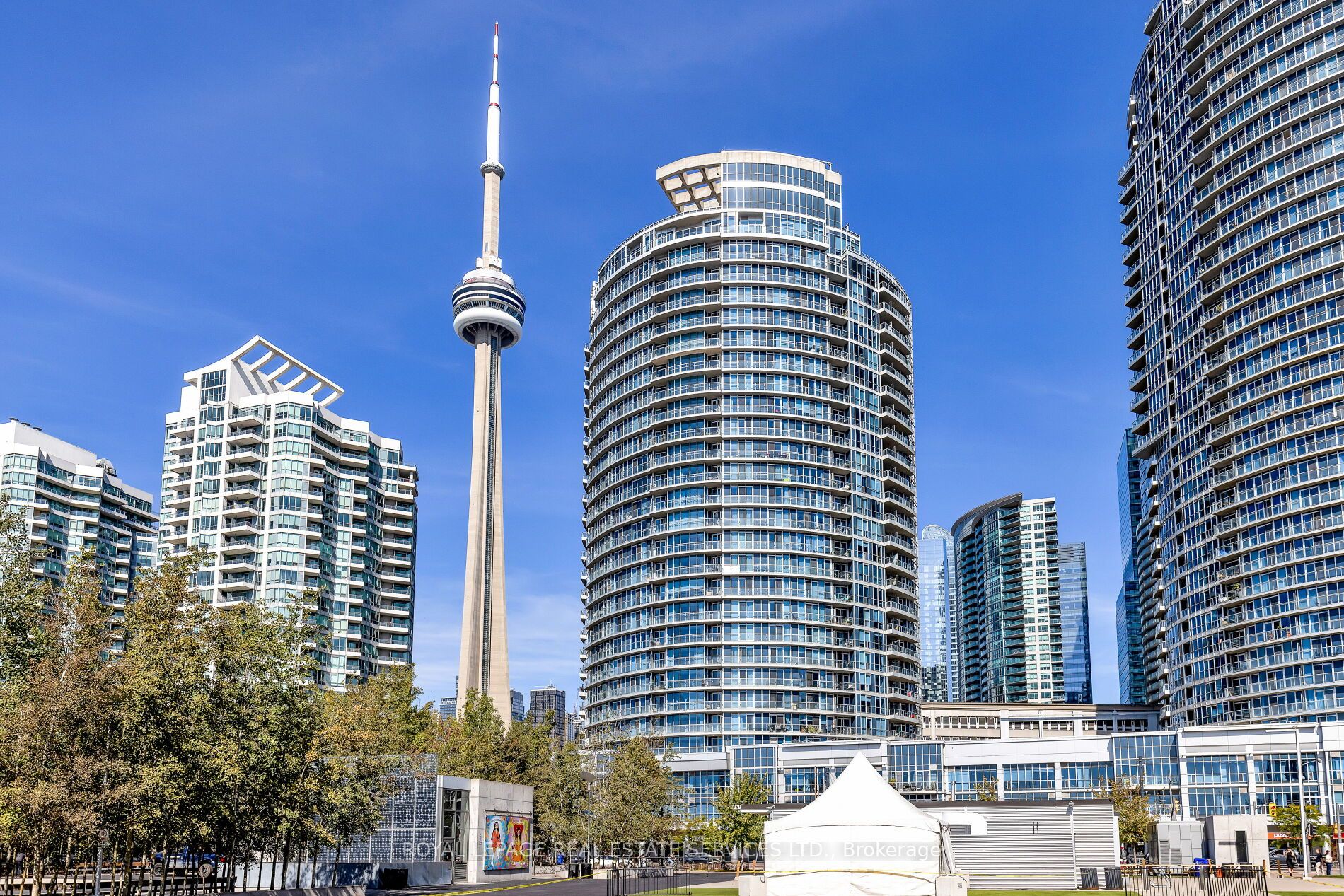 218 Queens Quay W, Toronto, Ontario, Waterfront Communities C1