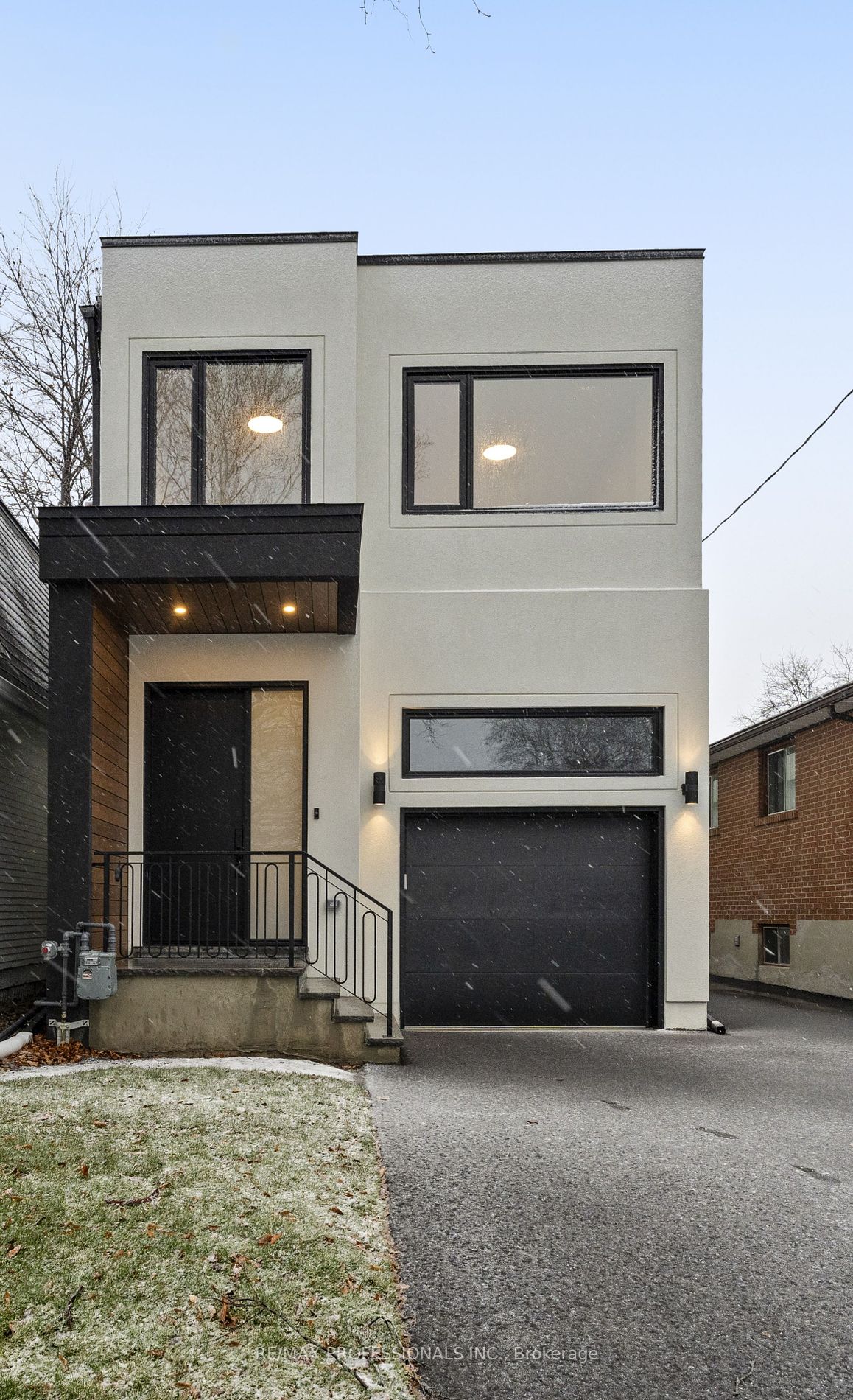 84 Twenty Ninth St, Toronto, Ontario, Long Branch