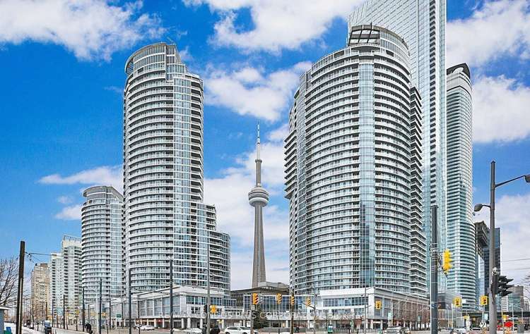 208 Queens Quay W, Toronto, Ontario, Waterfront Communities C1