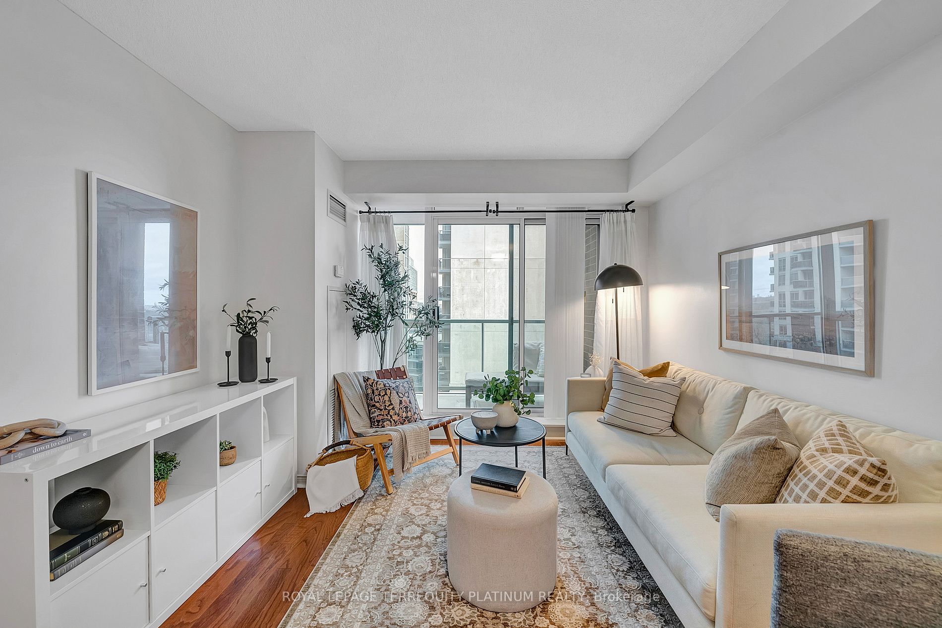 9 Michael Power Pl, Toronto, Ontario, Islington-City Centre West