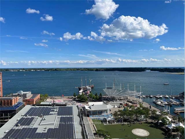 230 Queens Quay W, Toronto, Ontario, Waterfront Communities C1