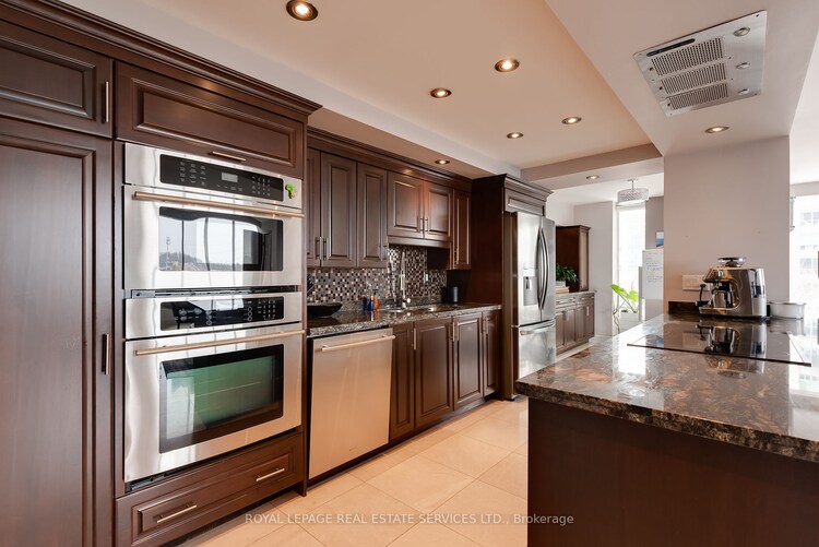 2045 Lake Shore Boulevard W, Toronto, ON, Mimico