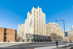 284 Bloor St W