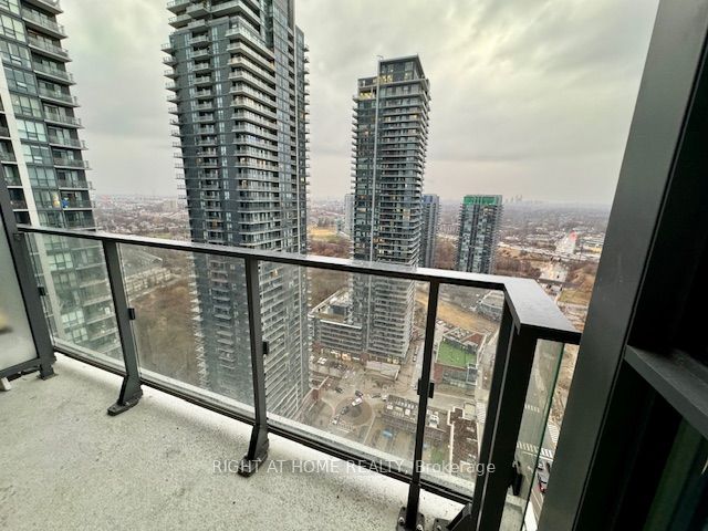 2200 Lakeshore Blvd W, Toronto, Ontario, Mimico