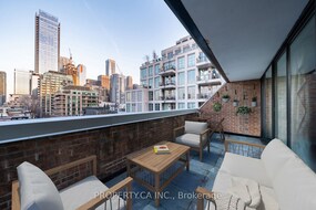 18A Hazelton Ave