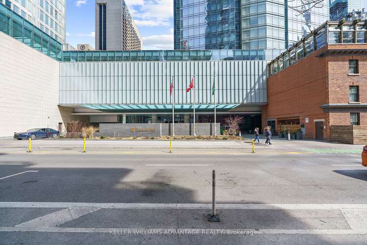 180 University Ave, Toronto, Ontario, Bay Street Corridor