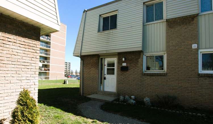 17 Old Pine Tr, St. Catharines, Ontario, 