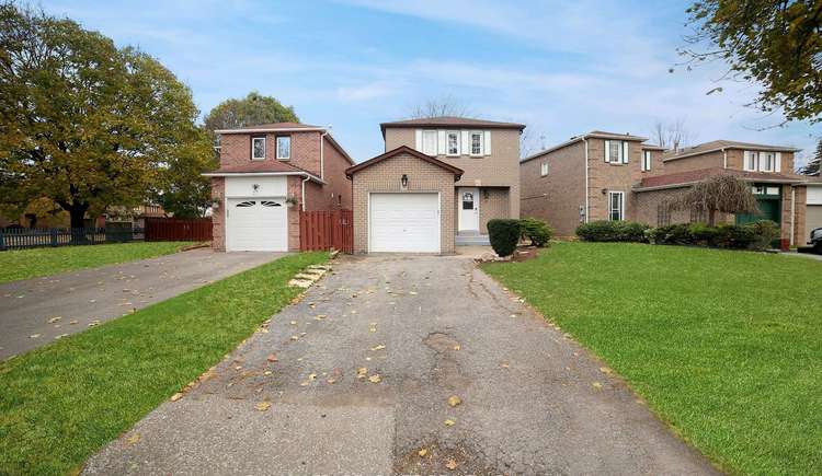 35 Chatfield Dr, Ajax, Ontario, Central West