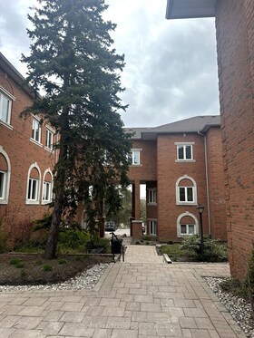 327 Renfrew Dr, York, Ontario , MLS #N8271476 , Image - 1