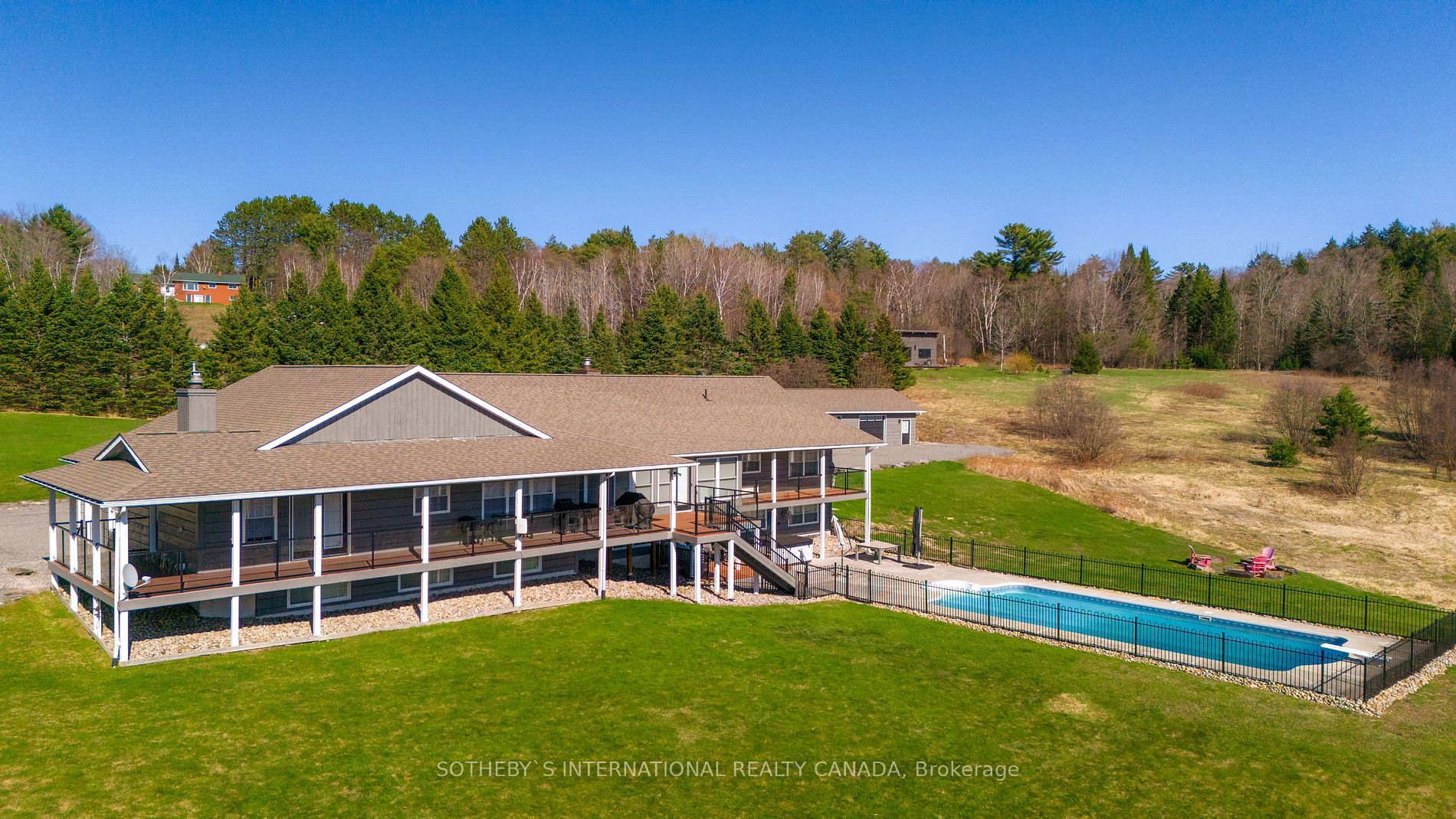 427 West Browns Rd, Huntsville, Ontario, 