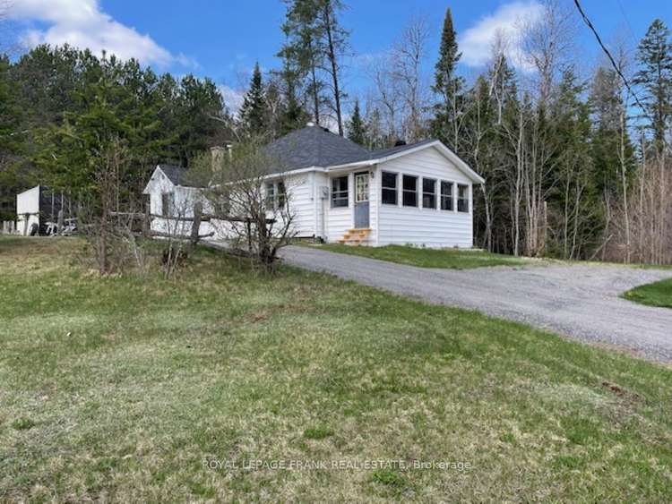 39 Boulter Lake Rd, Hastings Highlands, Ontario, 