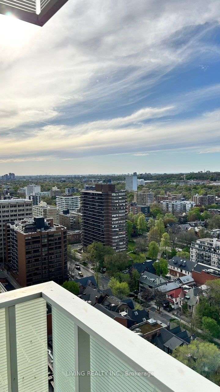 200 Bloor St W, Toronto, Ontario, Annex