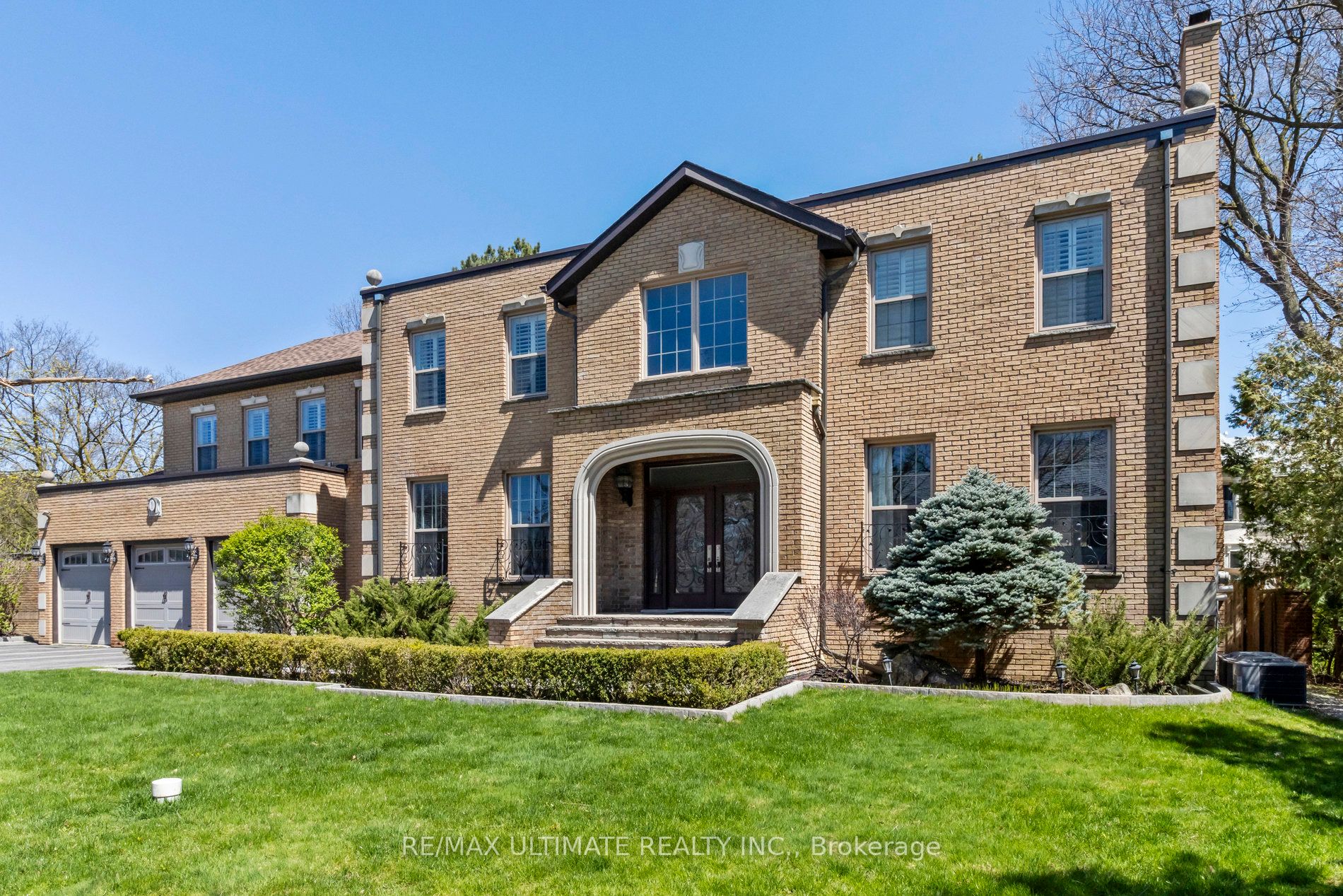 1 Versailles Crt, Toronto, Ontario, Banbury-Don Mills