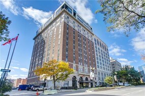 118 King St E