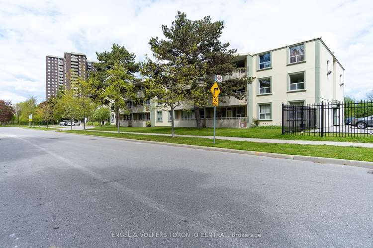 70 Old Sheppard Ave, Toronto, Ontario, Pleasant View