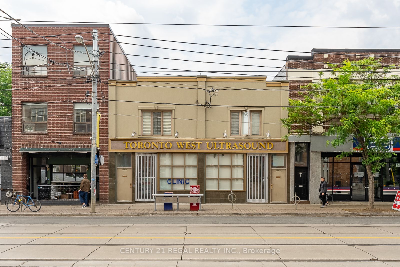 1560 -1562 Queen St W, Toronto, Ontario, Roncesvalles