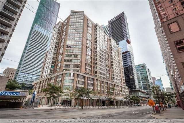 717 Bay St, Toronto, Ontario, Bay Street Corridor