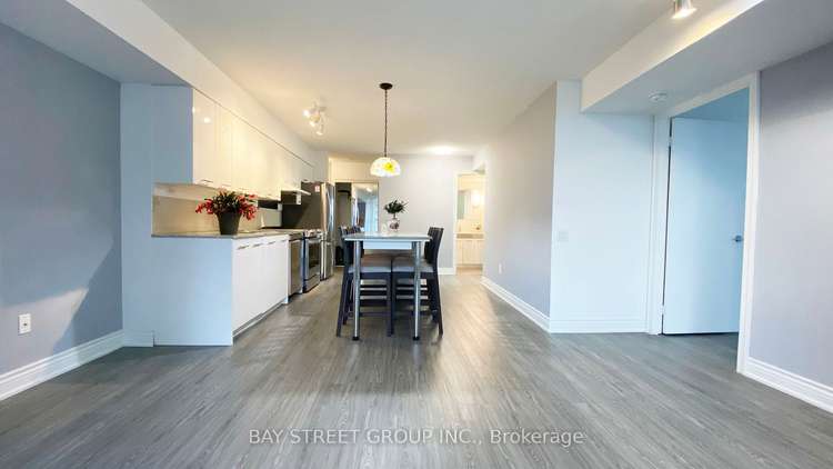 33 Singer Crt, Toronto, Ontario, Bayview Village