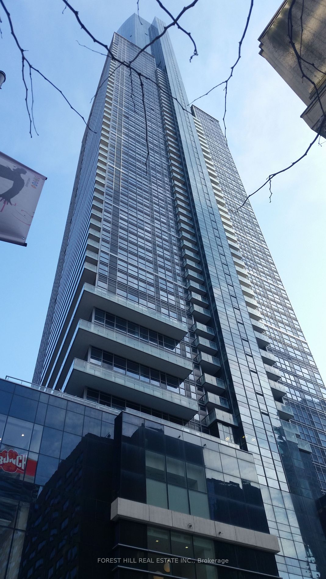 384 Yonge St, Toronto, Ontario