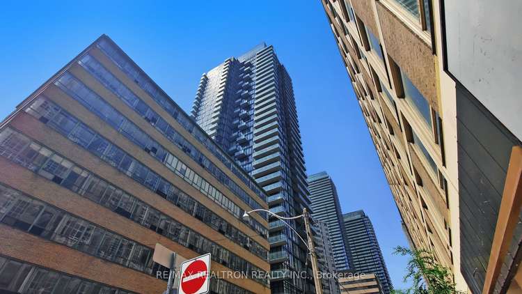 75 St Nicholas St, Toronto, Ontario, Bay Street Corridor