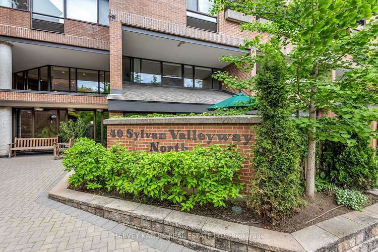 40 Sylvan Valley Way, Toronto, Ontario, Bedford Park-Nortown