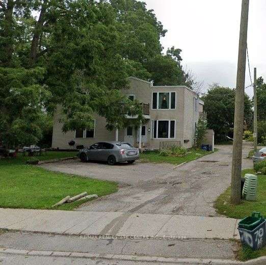 74 William St W, Waterloo, Ontario, 