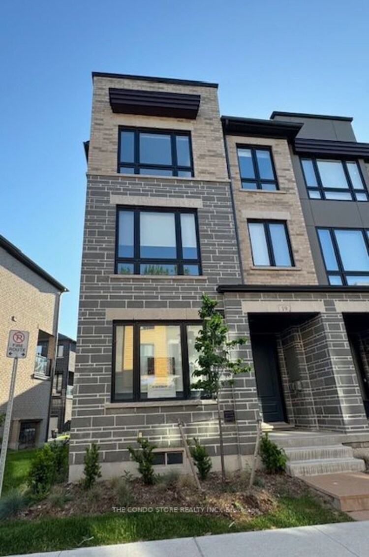 19 Steamboat Way, Whitby, ON, Port Whitby