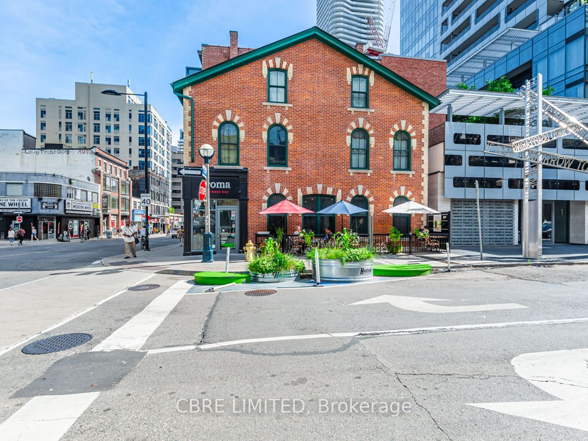 618 Yonge St, Toronto, Ontario, Bay Street Corridor