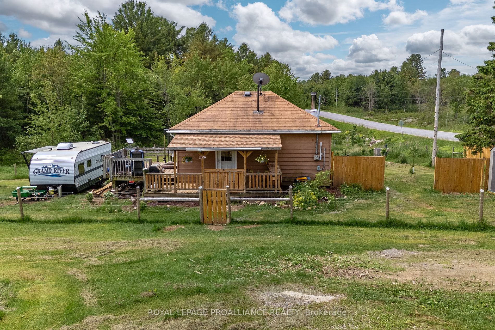 1886 Flinton Rd, Tweed, Ontario, 