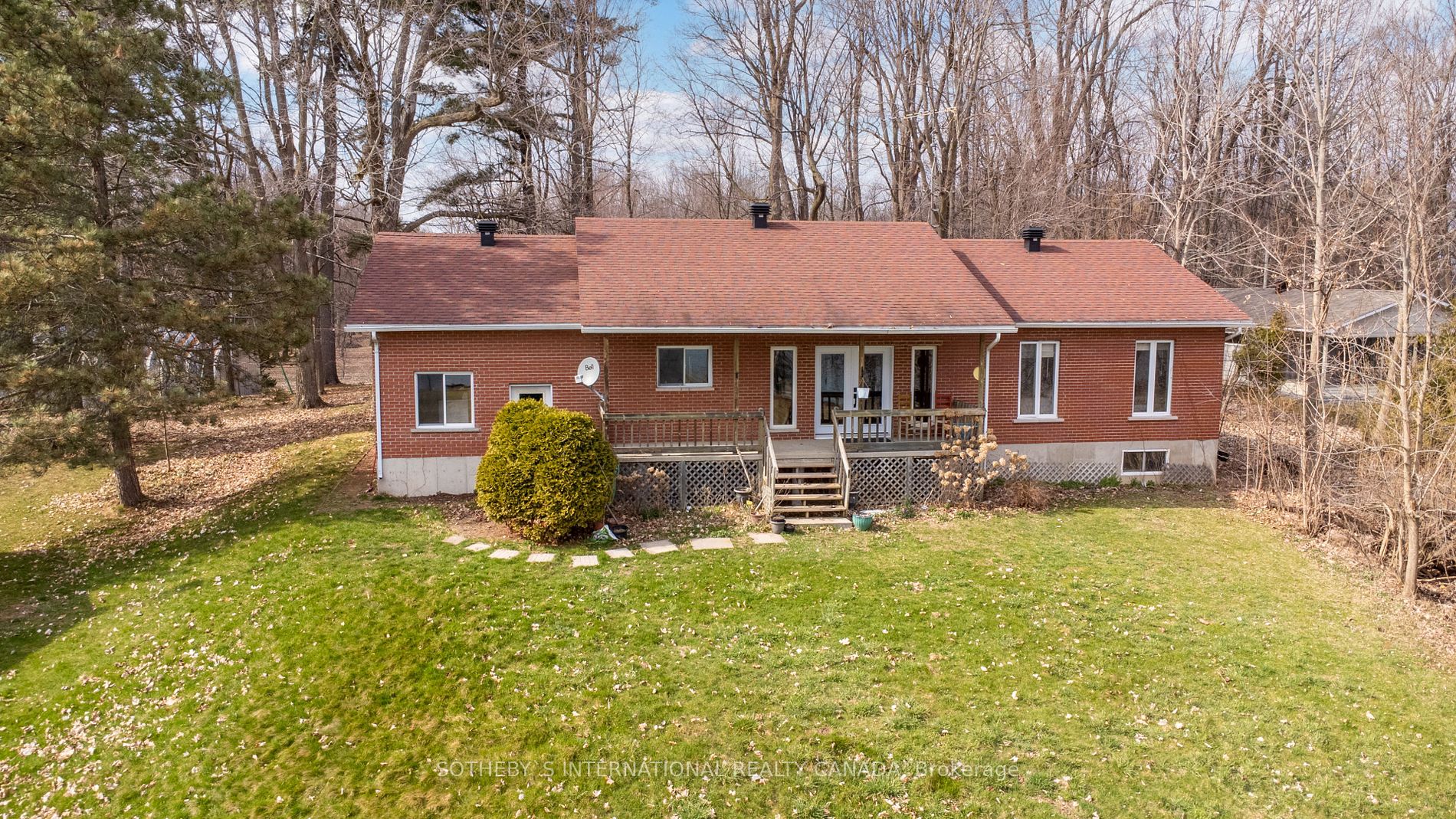 20820 South Service Rd, South Glengarry, Ontario, 