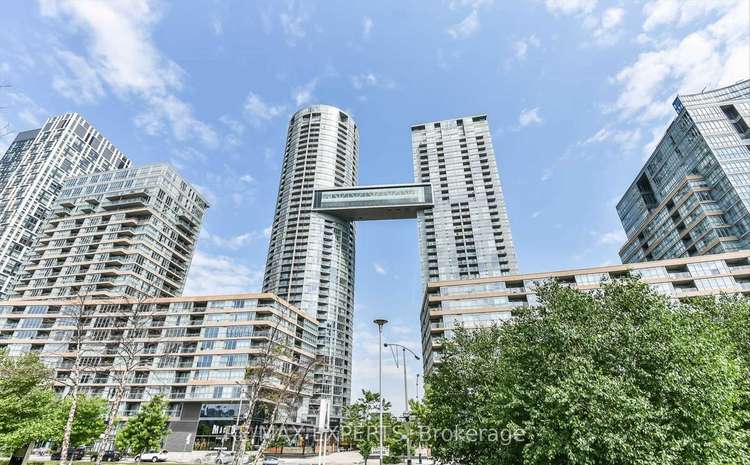 15 Iceboat Terr, Toronto, Ontario, Waterfront Communities C1