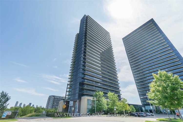 33 Singer Crt, Toronto, Ontario, Bayview Village