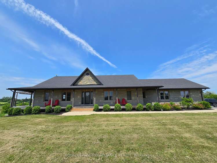 13762 Loyalist Pkwy, Prince Edward County, Ontario, Picton